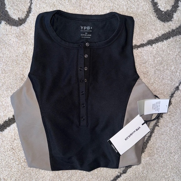 Abercrombie & Fitch YPB sculptLUX Plunge Henley Slim Tank - Picture 2 of 5